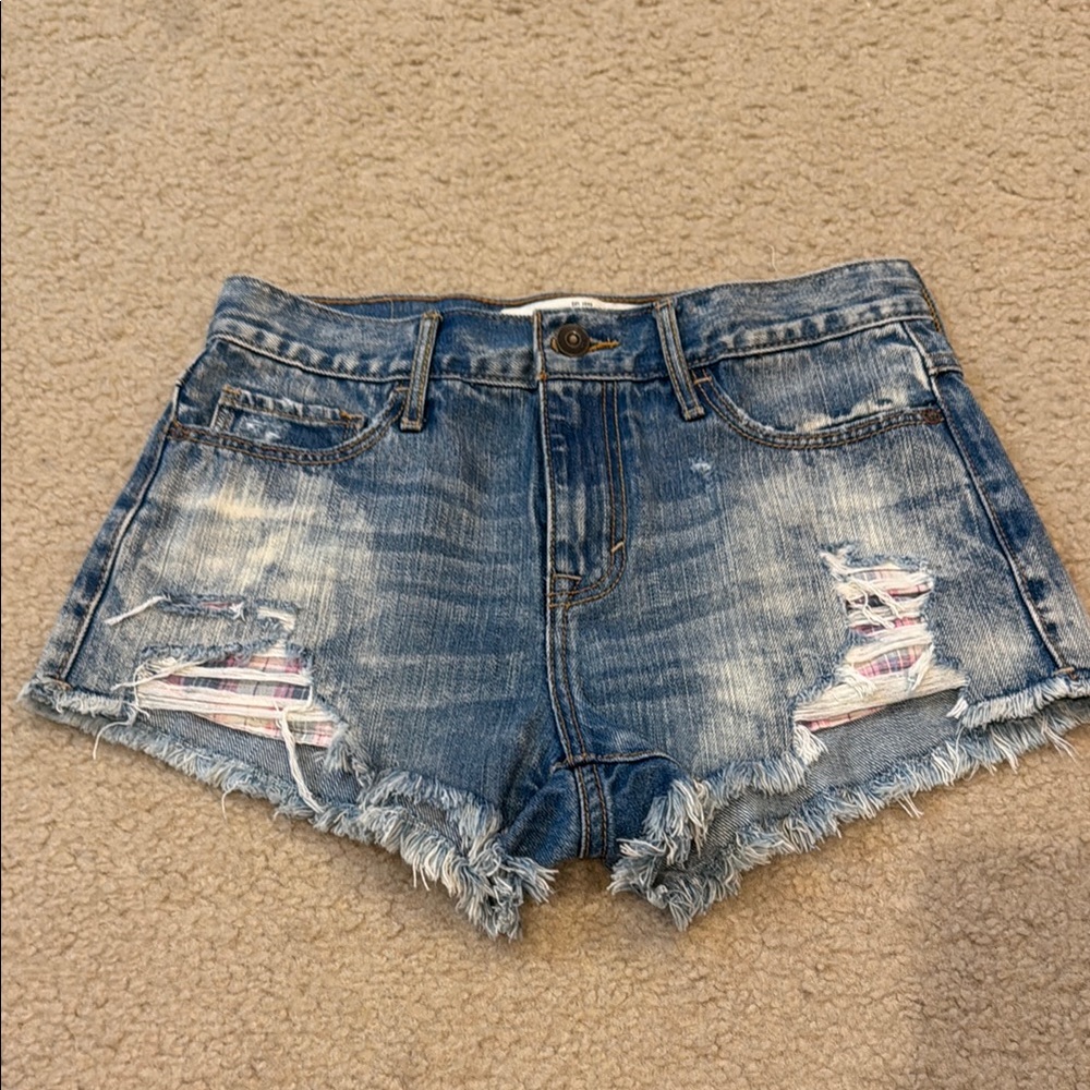 Vintage like new Abercrombie Distressed Denim Shorts size 26